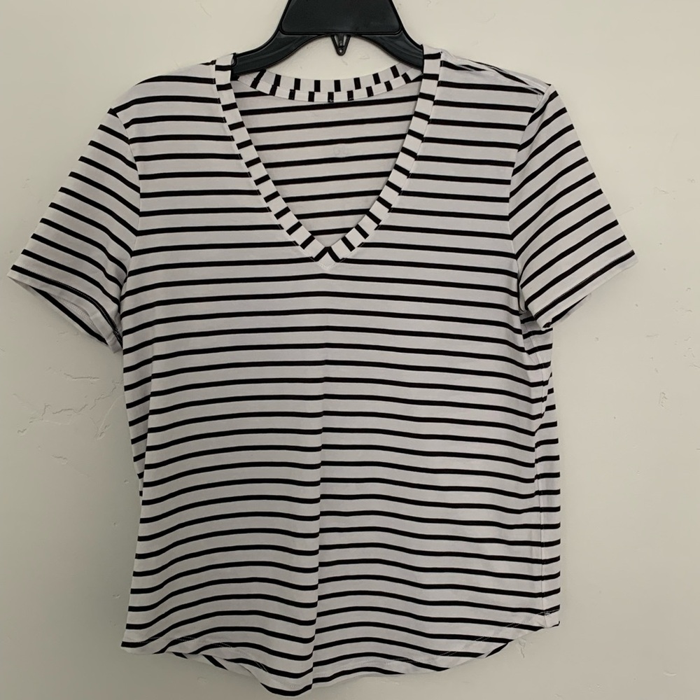 Lululemon Love Tee Black and White stripe size 6 EUC